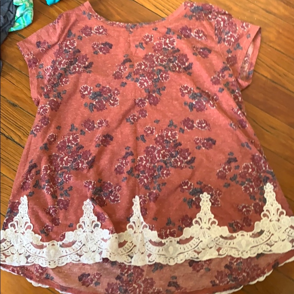 Floral top with white lace